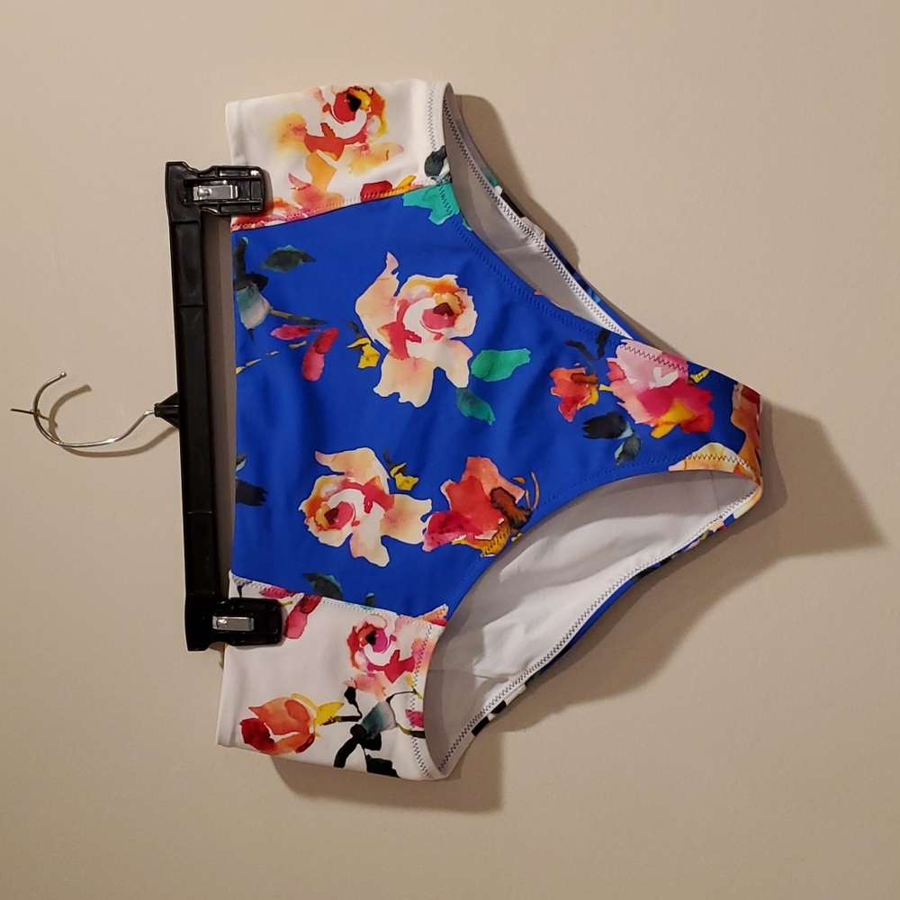 Athleta swim bottom large